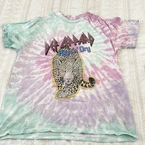 Def Leppard band tee